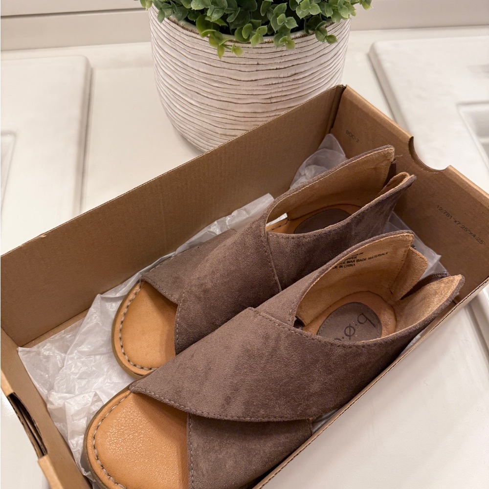 BOC brand. Style is called Bria.  Women's Tan Suede Sandals